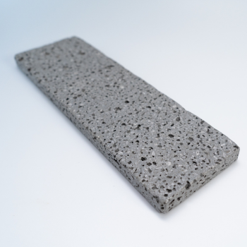 熔岩石（細長タイプ）